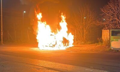 Auto a fuoco a Torvaianica