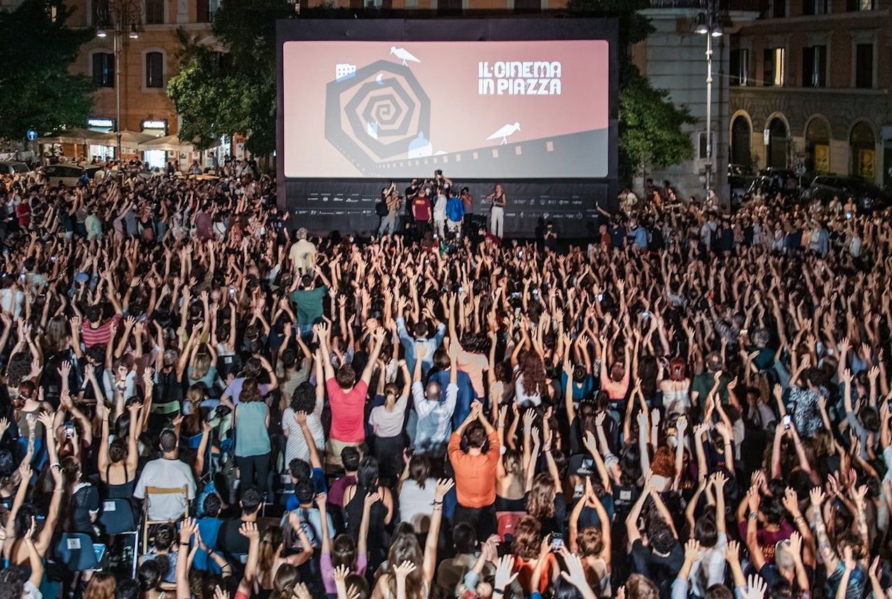Cinema America in piazza