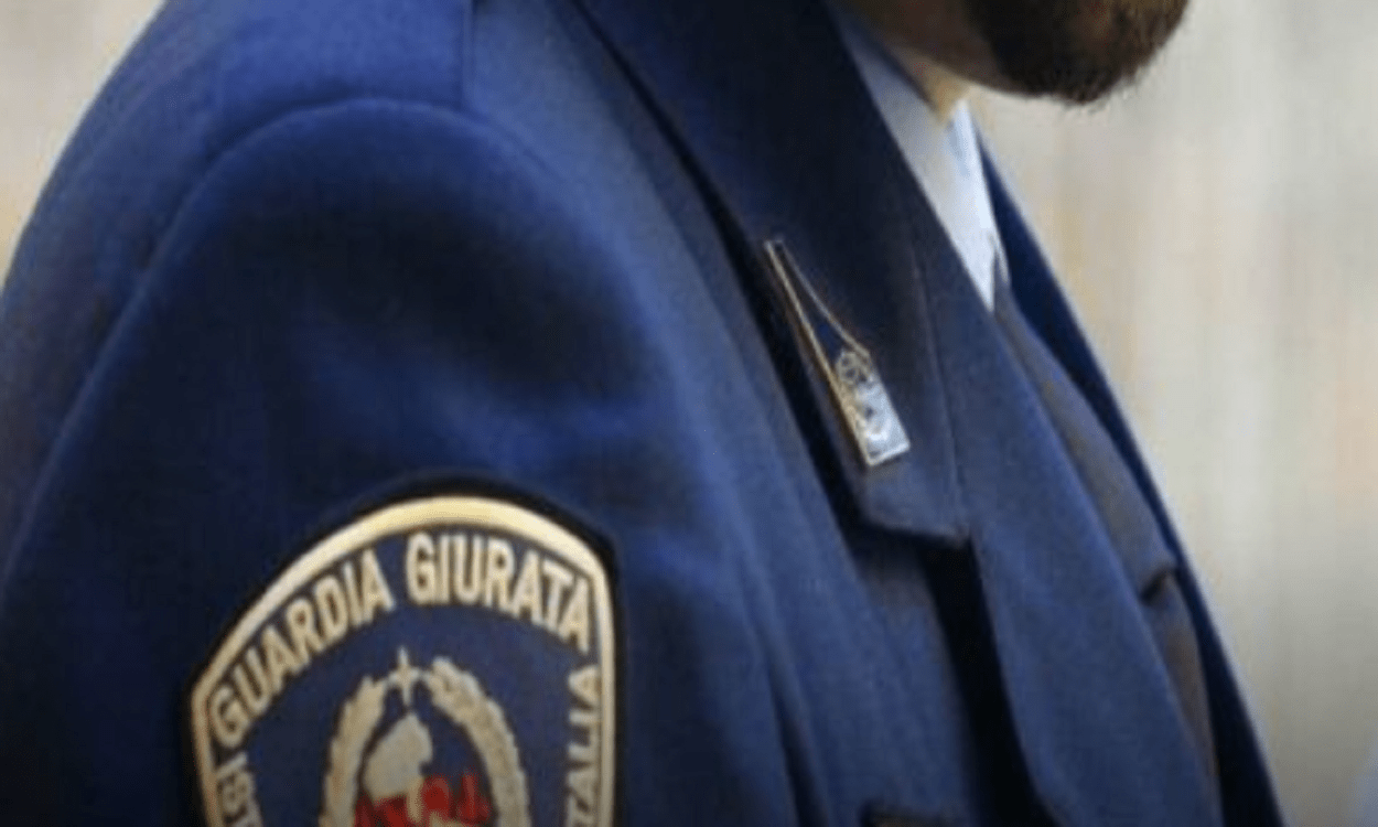 Guardia Giurata si finge carabiniere per far ottenere alla compagna un assegno di mantenimento più alto. Condannato a sei mesi di reclusione.
