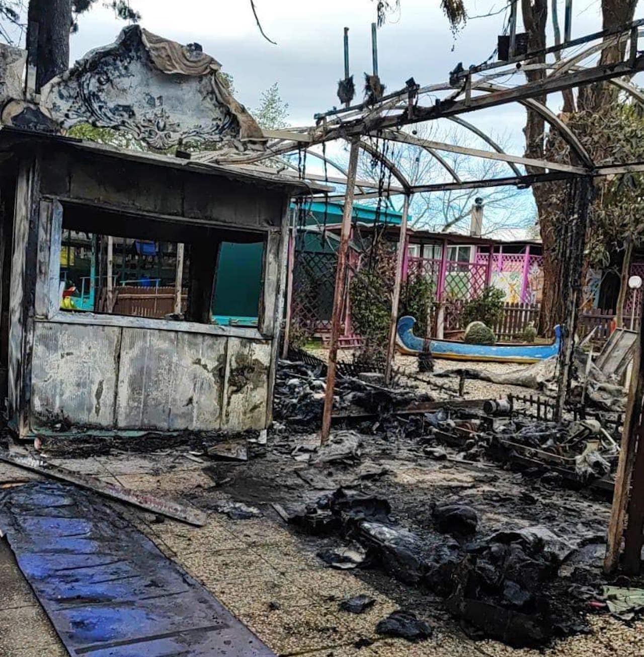 incendio PARCO GIOCHI DI VIA LUIGI CAPUANA