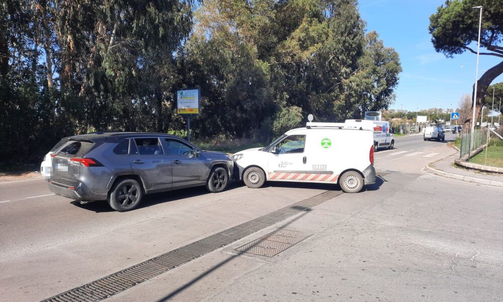 Incidente litoranea Ardea in Via delle Pinete oggi