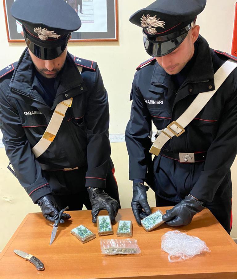 la droga trovata dai carabinieri