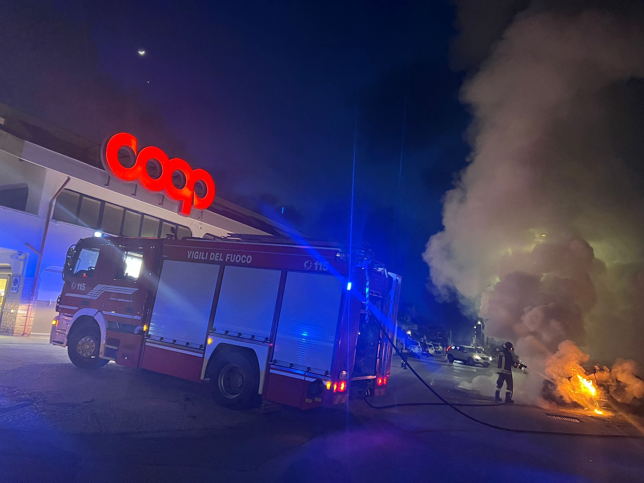 auto a fuoco Torvaianica