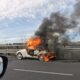Roma, auto a fuoco sul raccordo