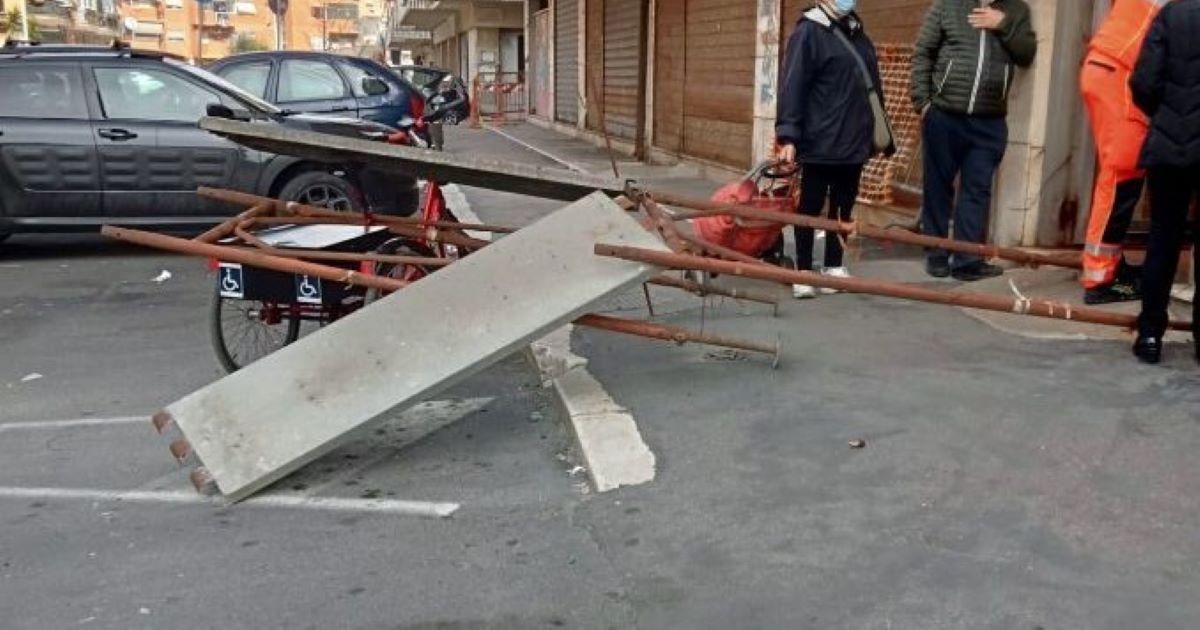 Crollo impalcatura oggi