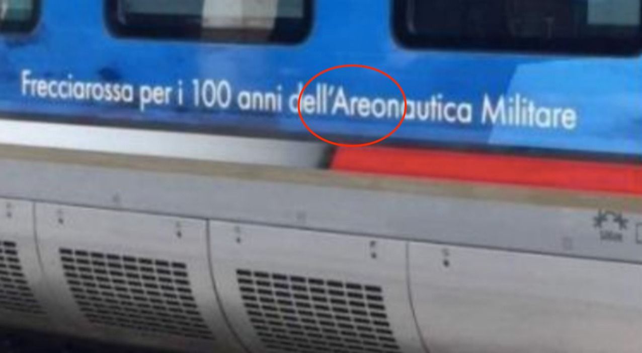 frecciarossa scritta aeronautica