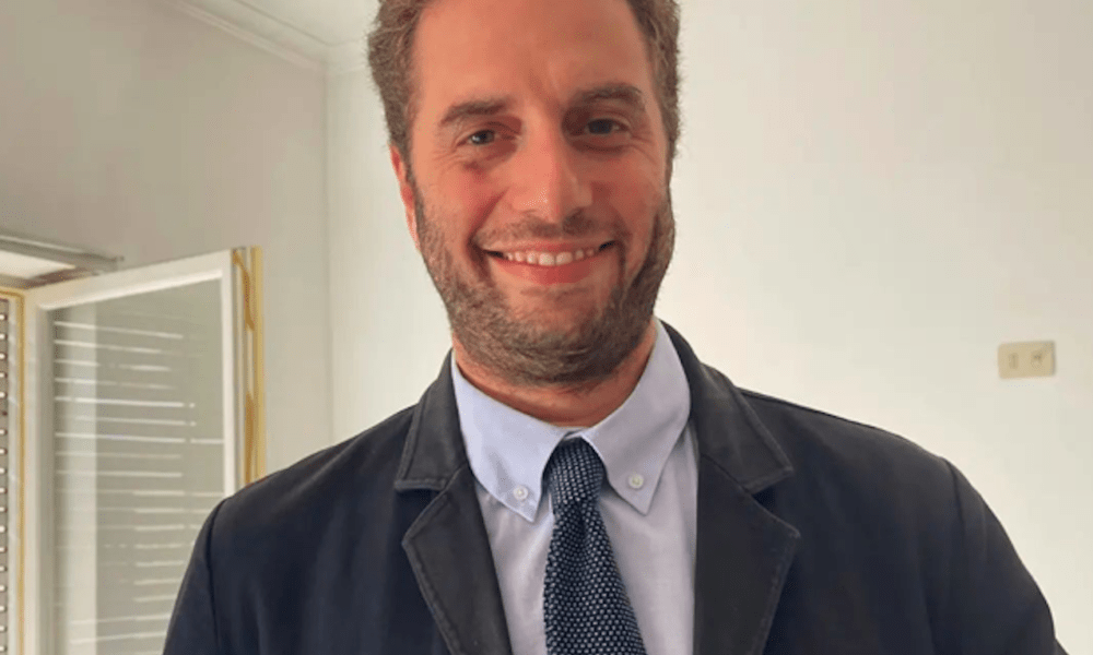 Bufera sull’assessore Zevi dopo il servizio di Fuori dal Coro: ”Piano casa discusso con gli abusivi” Bufera sull’assessore Zevi dopo il servizio di Fuori dal Coro: ”Piano casa discusso con gli abusivi”