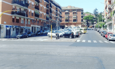 cade sul marciapiede rovinato e si lussa la spalla. Via dei Colli Portuensi