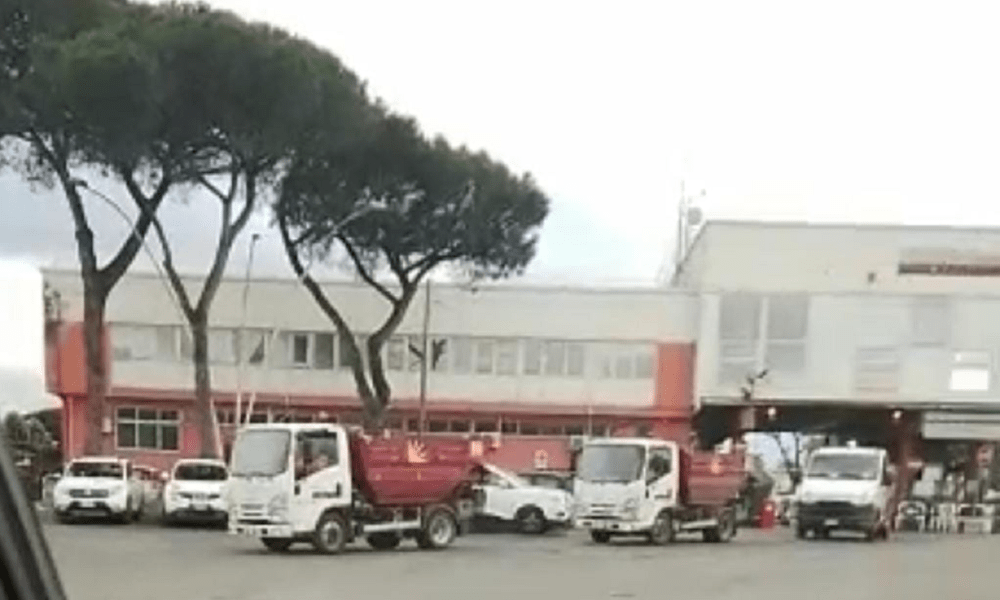 Camion nel TMB di Rocca Cencia