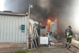 Incendio in un capannone a Corcolle. Intervento dei Vigili del Fuoco
