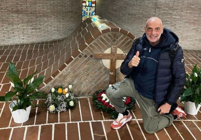 Paolo Brosio, è morta la mamma Anna: età, malattia, il miracolo della