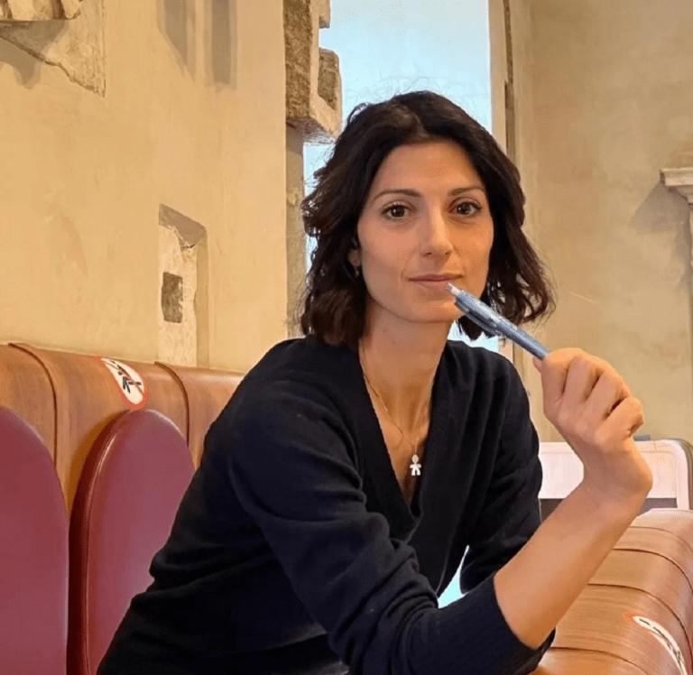 Roma, Virginia Raggi contraria all'invio di armi all'Ucraina: 'Da no ...