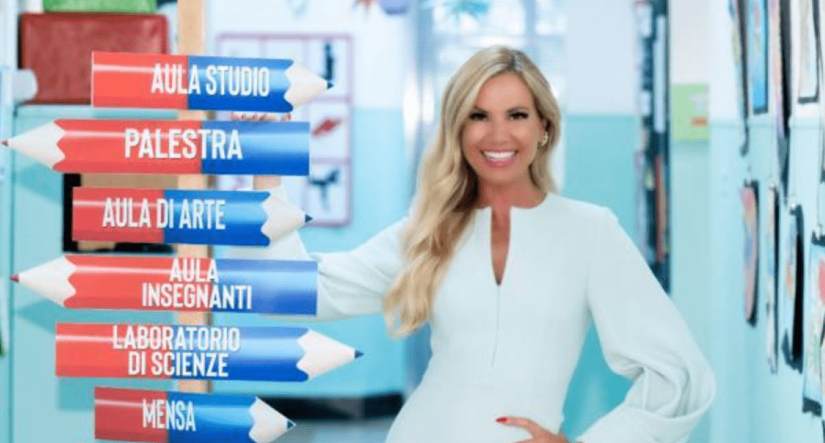 Federica Panicucci che presenta Back to School