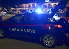 Cassonetto incendiato da un piromane. Indagini dei carabinieri