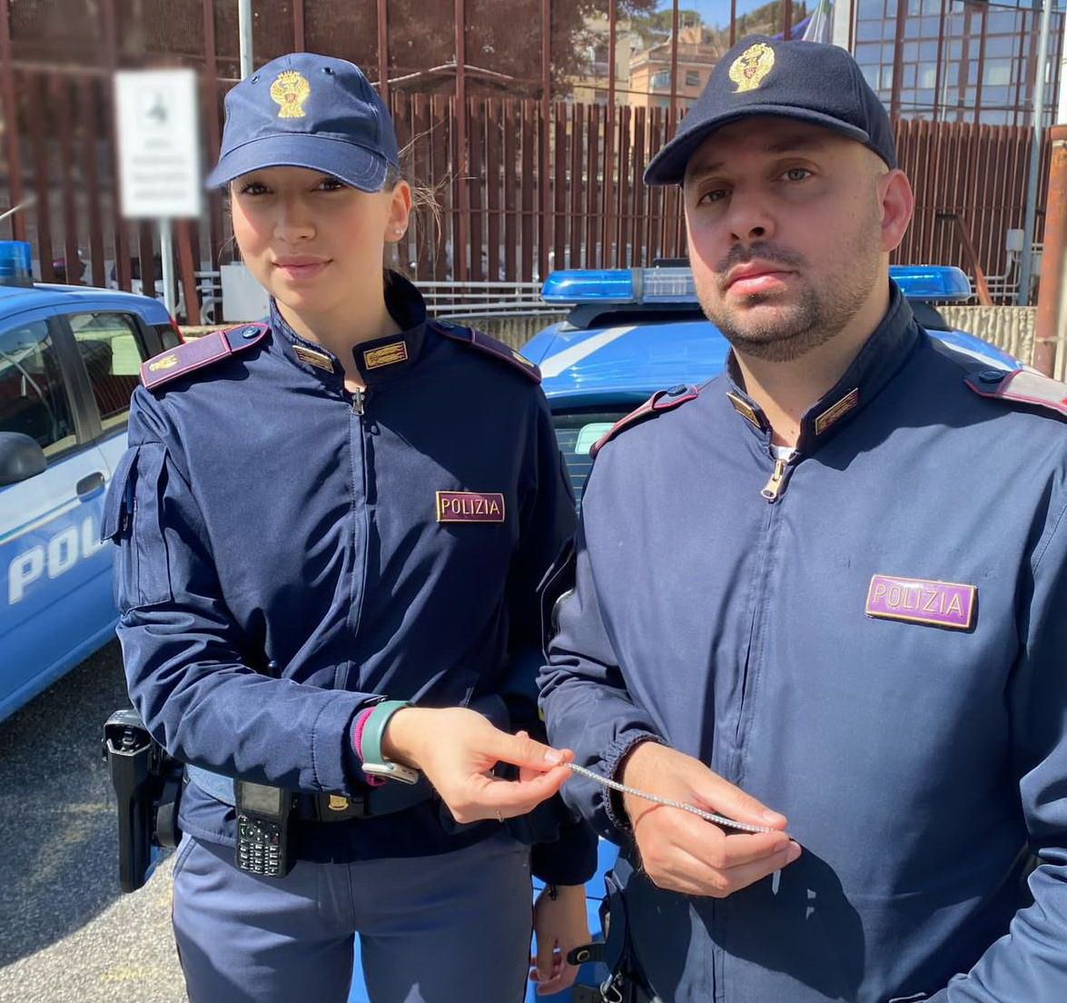 polizia recupera bracciale regalo di nozze