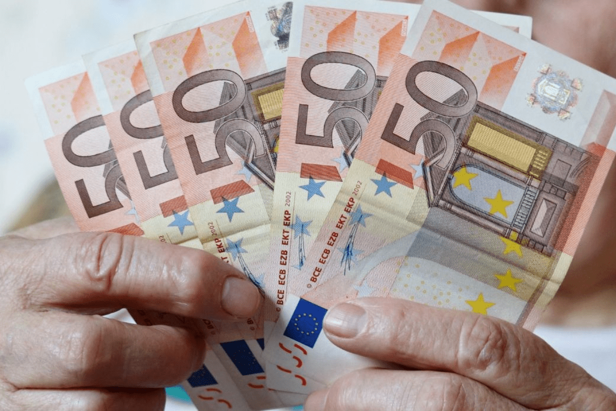 Busta paga con il bonus di luglio 2023 ecco a chi spetta, la circolare