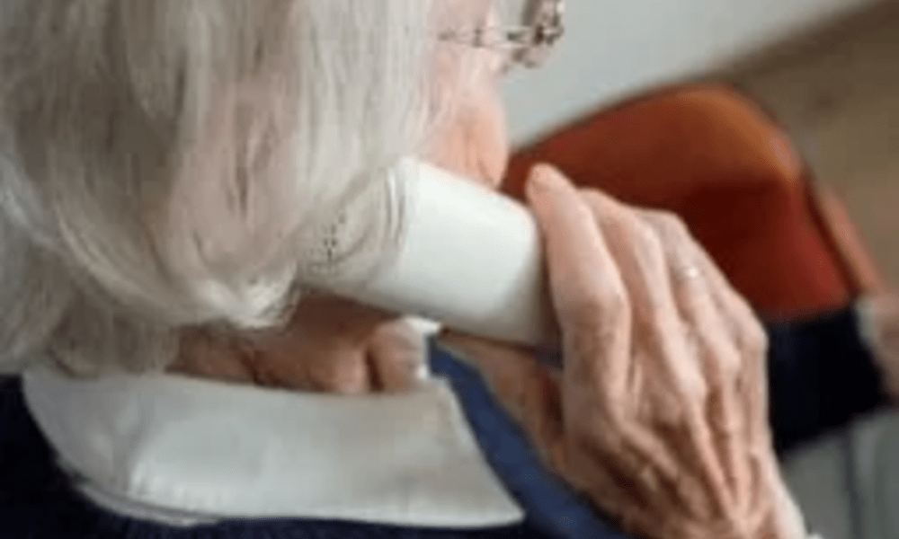 Roma: “Nonna non ho pagato le bollette, dai 6.000 euro al corriere”, anziana truffata