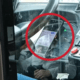 Autista ATAC guarda Instagram mentre guida il bus