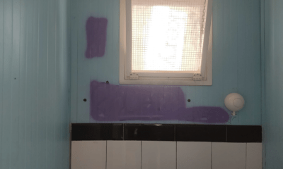Bagno scarabocchiato dai vandali a Parco Lido