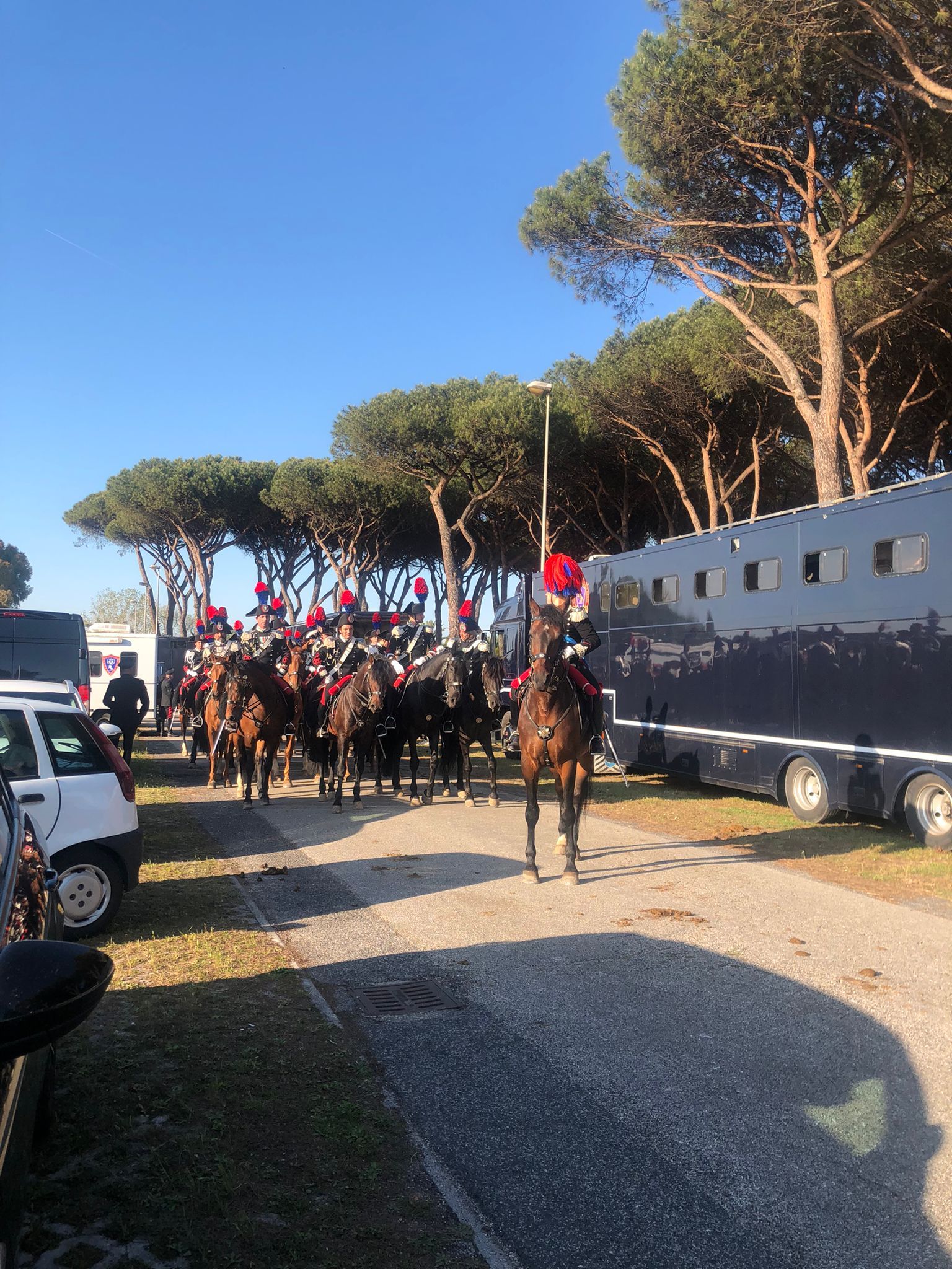 Carabinieri a cavallo a Castel Fusano