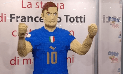 Francesco Totti fatto di Lego