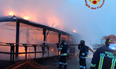 Incendio Latina, intervento dei Vigili del Fuoco