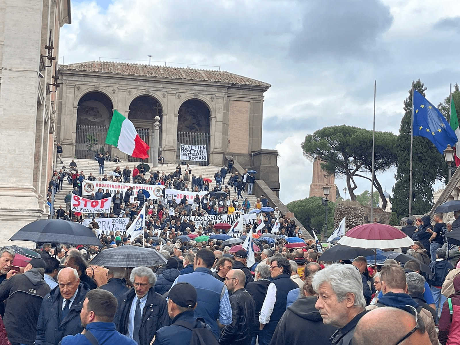 Manifestazione contro la Ztl