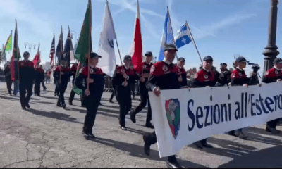 Si è concluso oggi a Ostia il XXV raduno dell'Associazione Nazionale Carabinieri. Presenti alla manifestazione oltre 60mila persone.