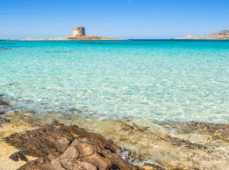 malore in mare, turista muore in sardegna