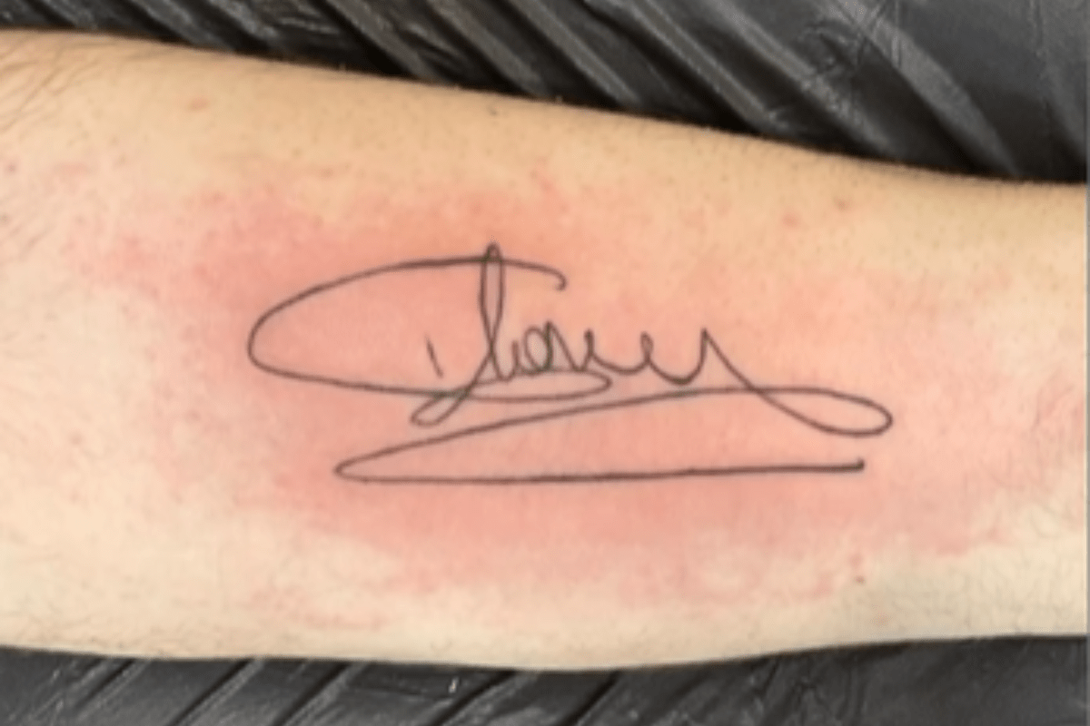 Tatuaggio con autografo di Ilary Blasi