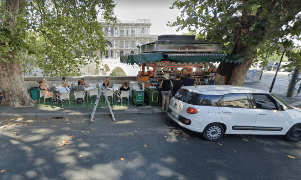 chiosco lungotevere tor di nona