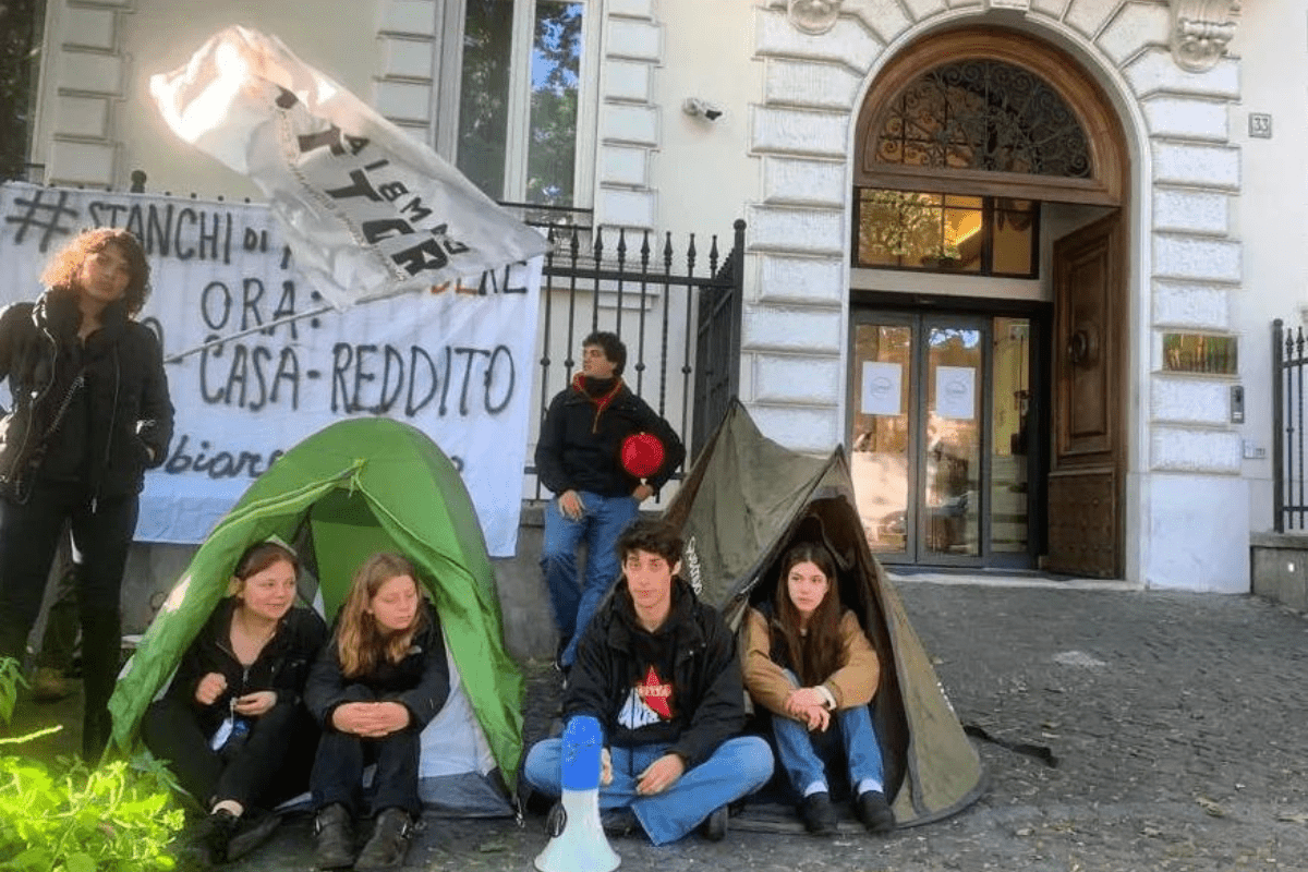 tende sotto al MIUR di Cambiare Rotta