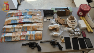 Armi e droga trovati dalla Polizia