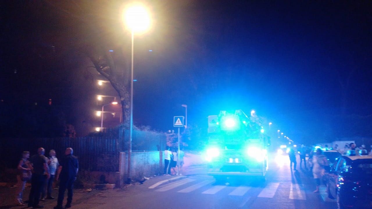 Incendio nella notte al Residence Val Cannuta