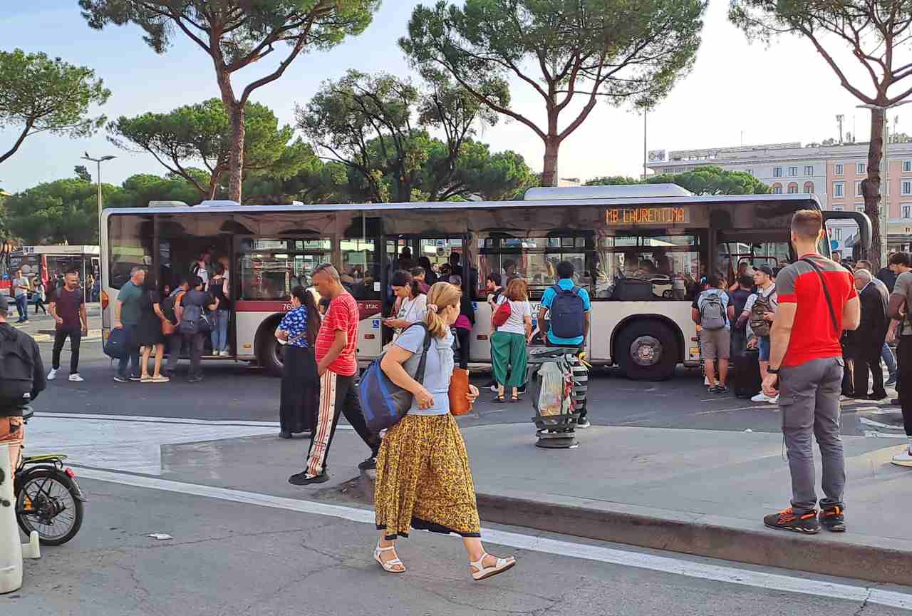 Metro B chiusa oggi, attivati bus sostitutivi