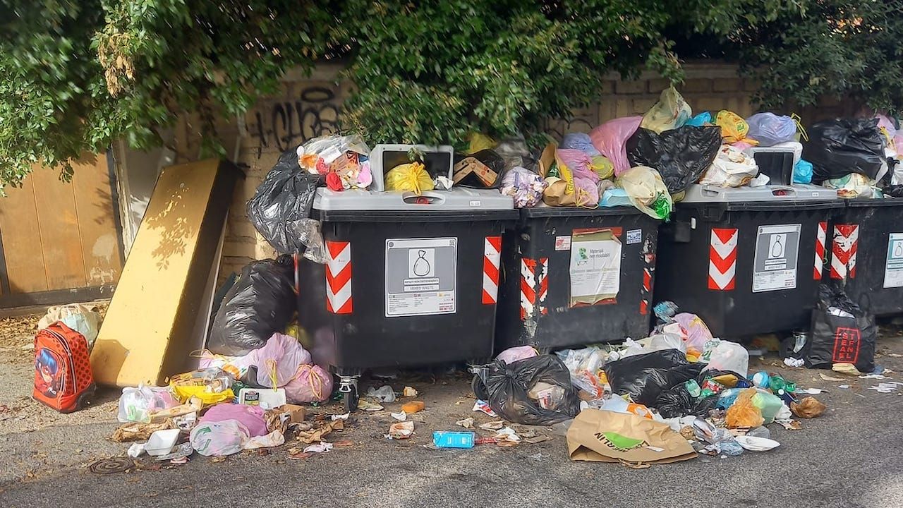 Rifiuti a Roma in zona Monte Mario