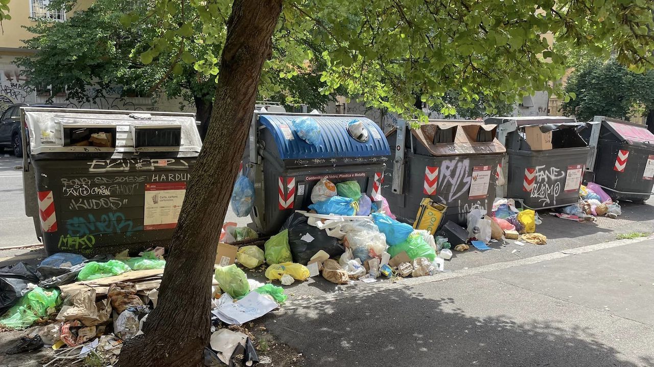 Rifiuti Roma in zona San Giovanni