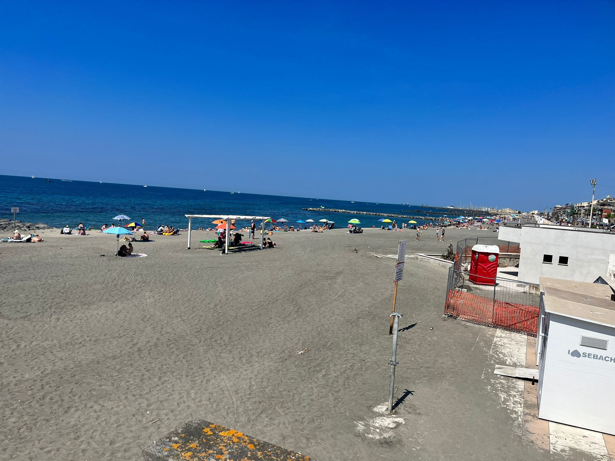 Spiaggia Libera piazza Scipione Africano Ostia