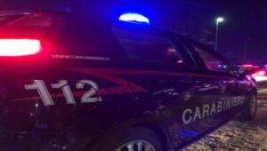 Droga e coltelli in auto: due arresti dei carabinieri