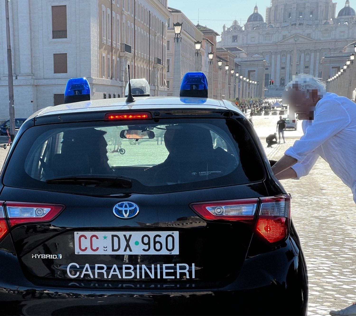 derubano i turisti 12 arresti