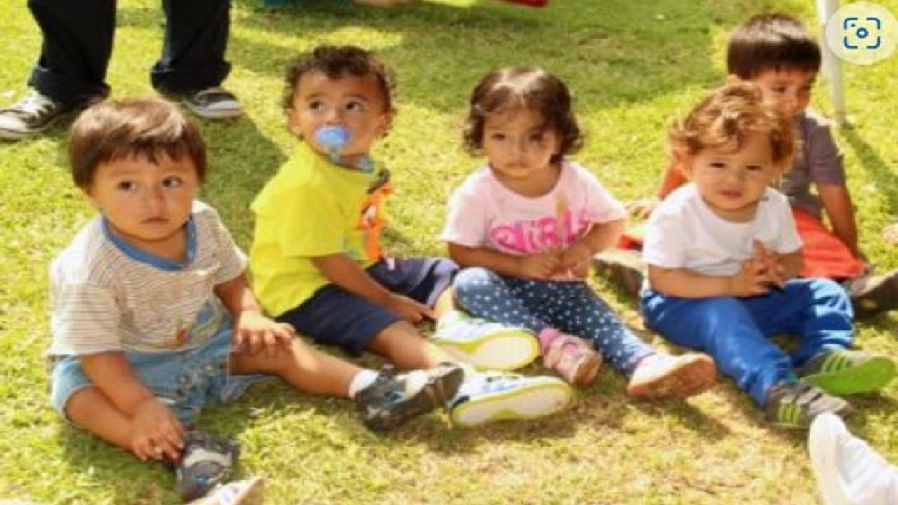 Maniaco avvistato al parco mentre fotografava i bambini