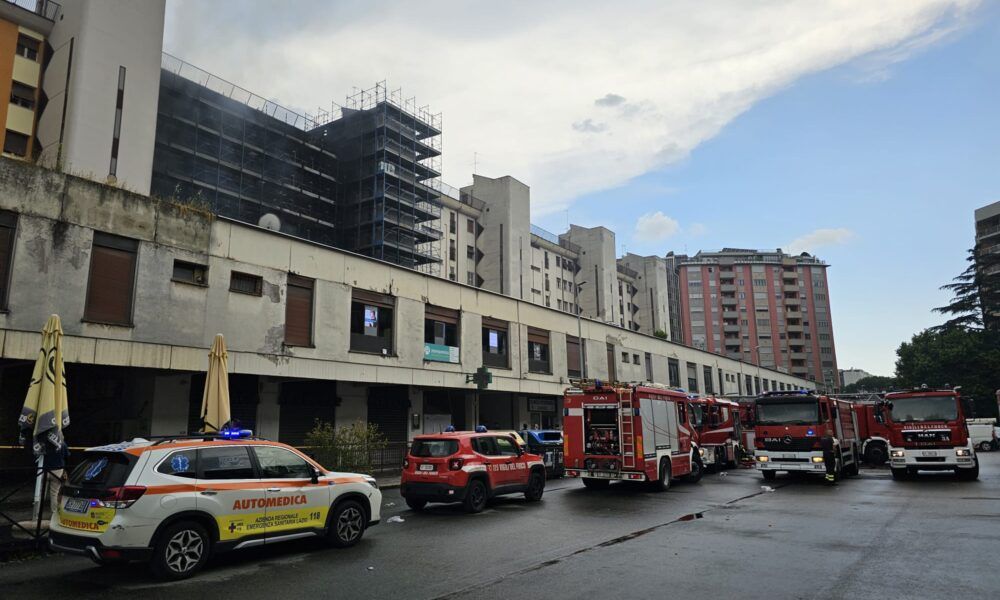 esplosione e incendio a Colli Aniene