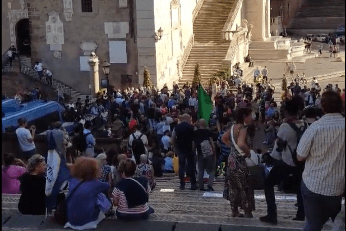 sit-in contro nuova ZTL al Campidoglio