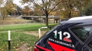 Trovato scheletro di una donna nel parco, in corso le indagini (anche dei carabinieri) per risalire all'identità