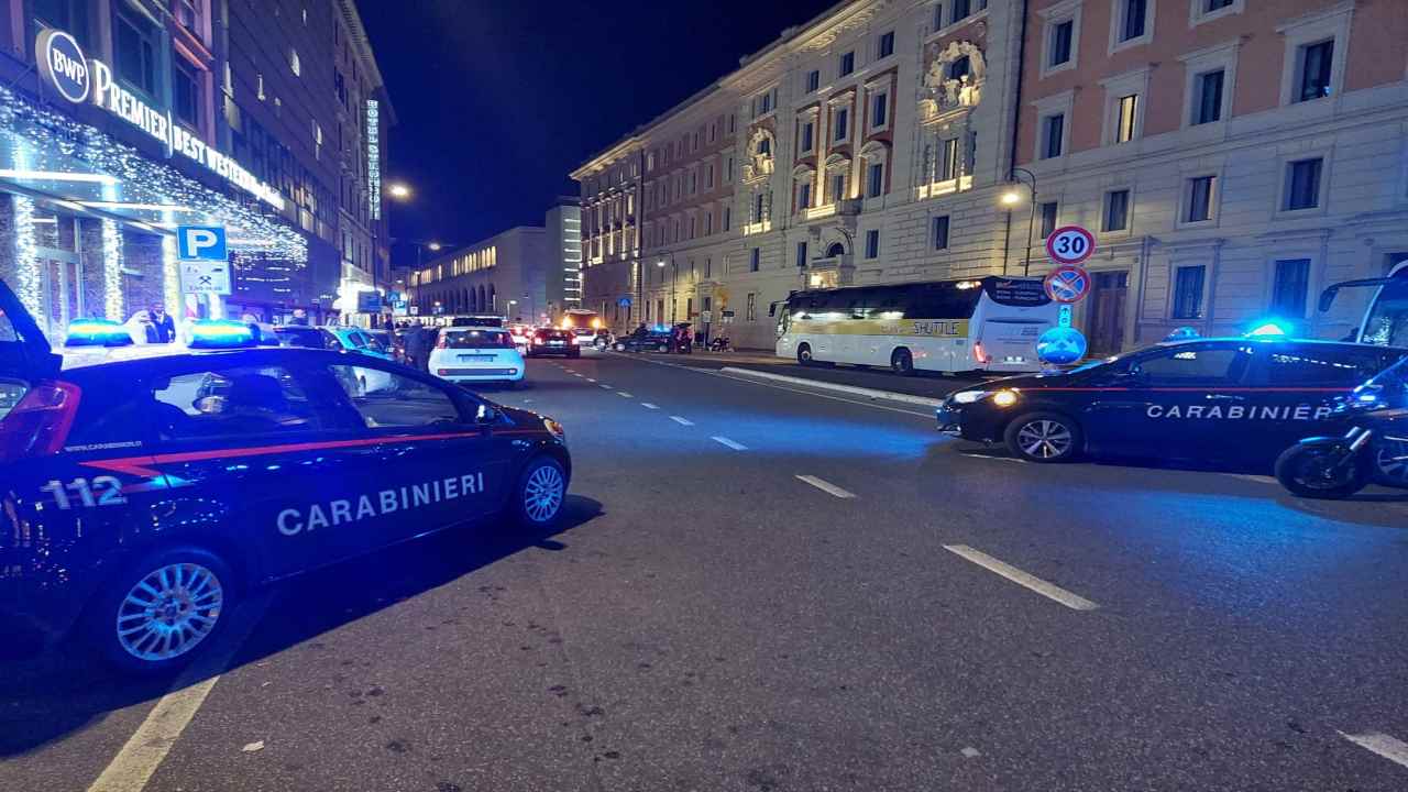 Controlli dei carabinieri alla stazione Termini e nelle zone limitrofe 