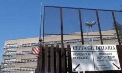 Un 53enne romano è stato condannato ad un anno di carcere per stalking nei confronti di una coppia di anziani, suoi ex vicini di casa.