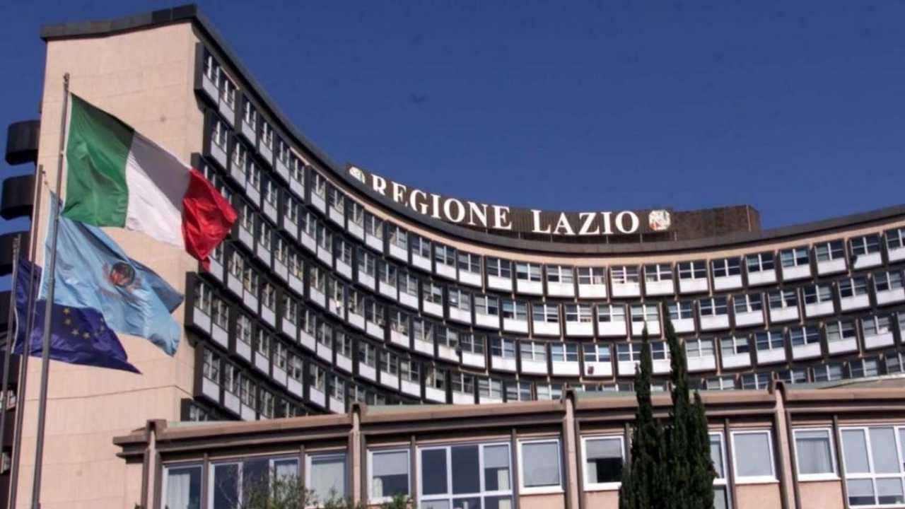 In Regione Lazio è formalmente vietato l'accesso ai figli dei dipendenti. Esistono però incentivi ai campi scuola e si vuole creare un campus
