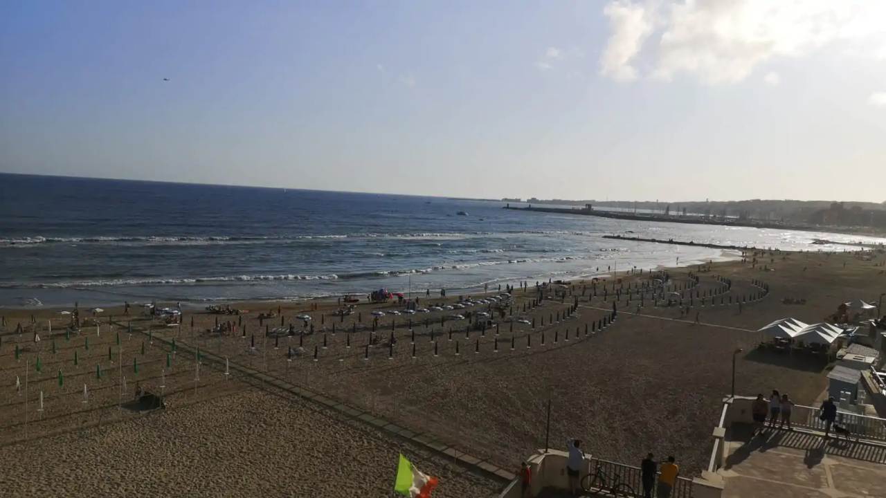 Ordigno in spiaggia a Nettuno