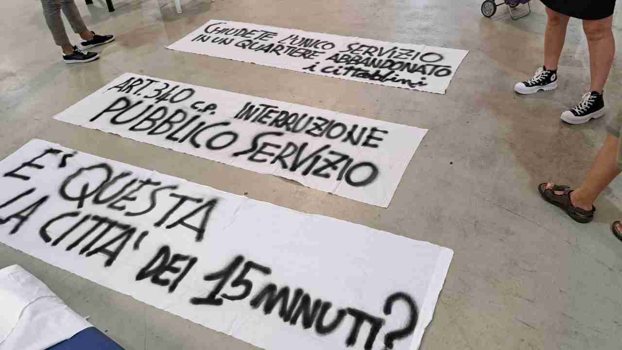 Striscioni al Mercato di San Romano