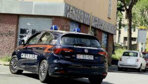 Minacce, richieste incessanti di denaro, botte: 51enne sotto scacco di due malviventi poi arrestati dai carabinieri